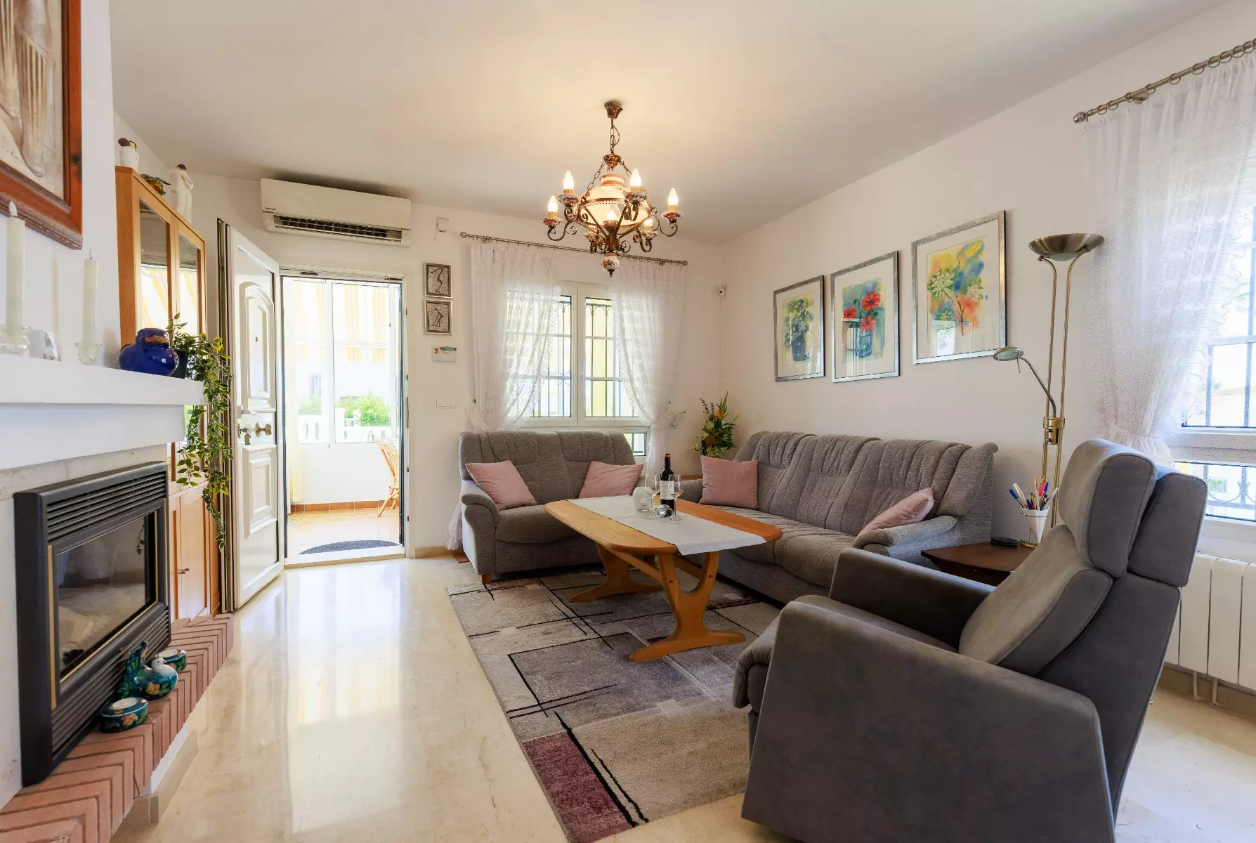 o_1k1tjvts21ujt10uq1faq1gegq1v35-823346 3-bedroom Villa In Villamartin, Spain (122 M²)