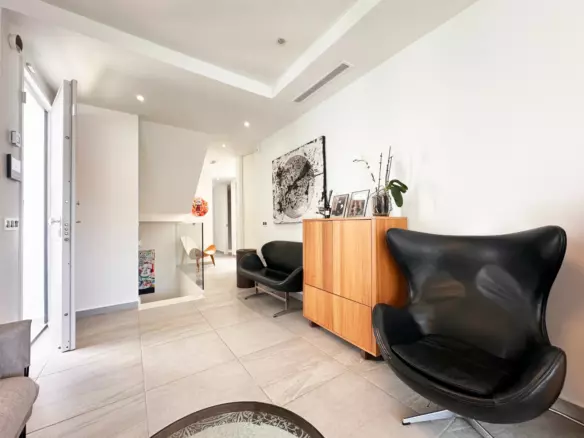 5-bedroom Villa In San Miguel De Salinas, Spain (200 M²)