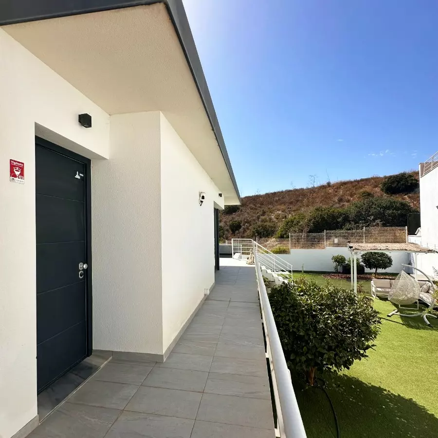 5-bedroom Villa In San Miguel De Salinas, Spain (200 M²)