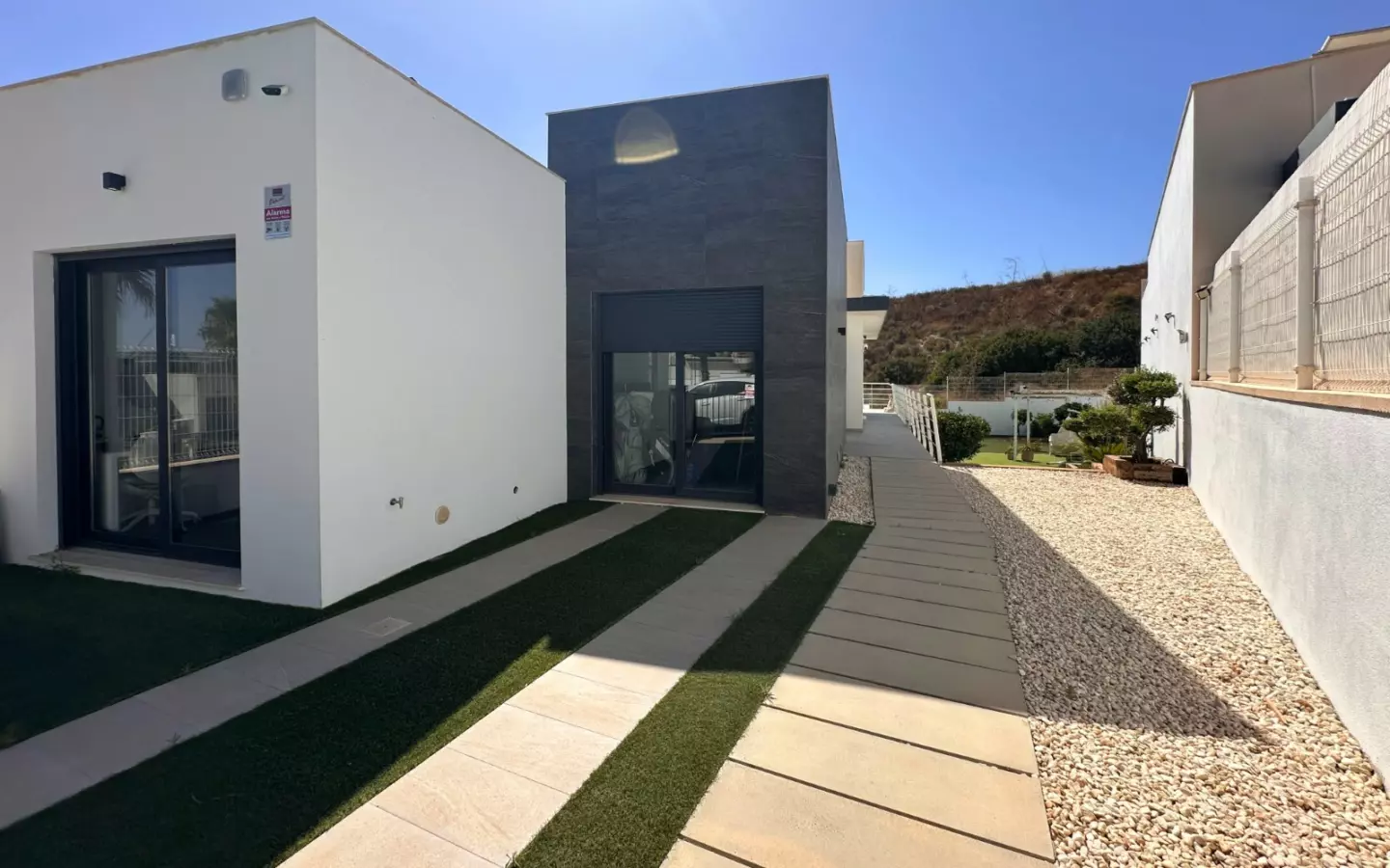 5-bedroom Villa In San Miguel De Salinas, Spain (200 M²)