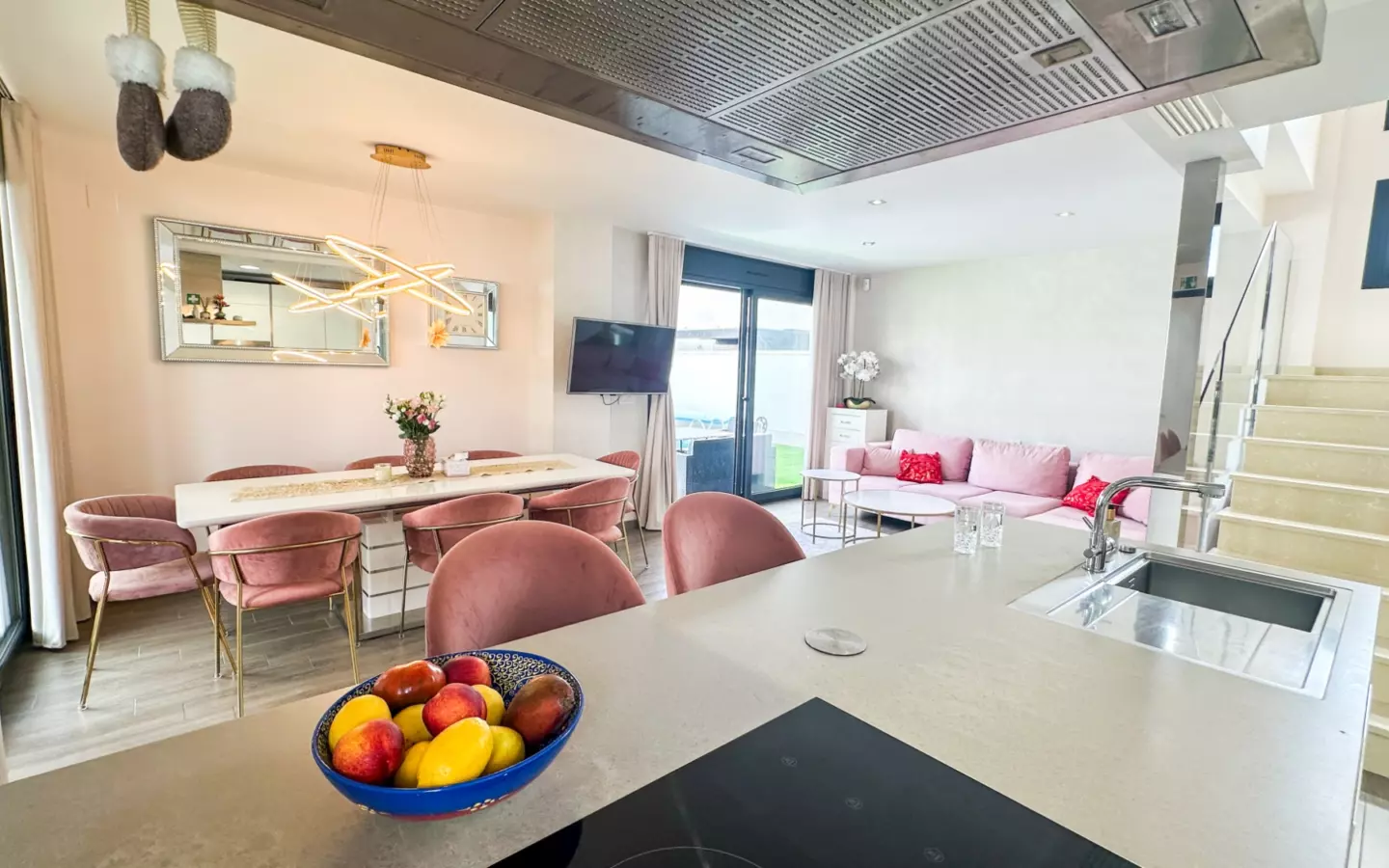5-bedroom Villa In Torrevieja, Spain (250 M²)