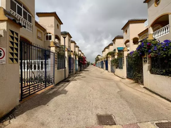 2-bedroom Property In Guardamar Del Segura, Spain (61 M²)