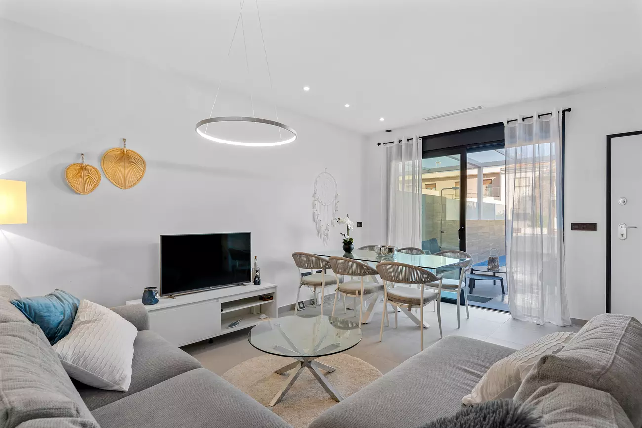 4-bedroom Semi In Rojales, Spain (192 M²)