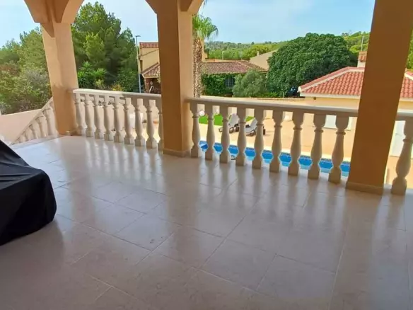 5-bedroom Villa In Algorfa, Spain (300 M²)
