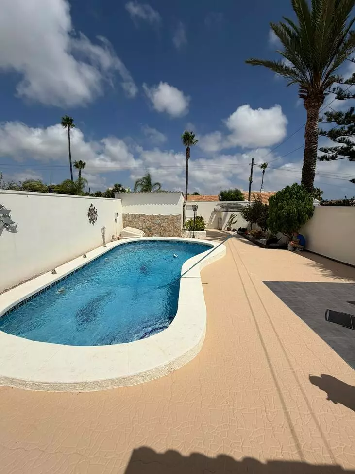 2-bedroom Villa In Cabo Roig, Spain (85 M²)