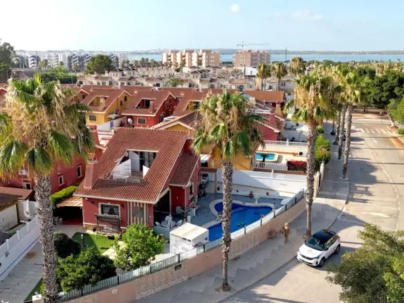 3-bedroom Villa In Guardamar Del Segura, Spain (100 M²)