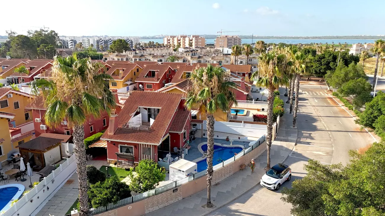 3-bedroom Villa In Guardamar Del Segura, Spain (100 M²)