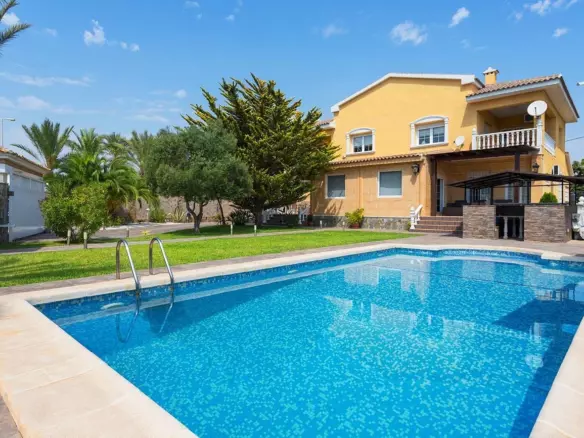 5-bedroom Villa In Orihuela Costa, Spain (440 M²)