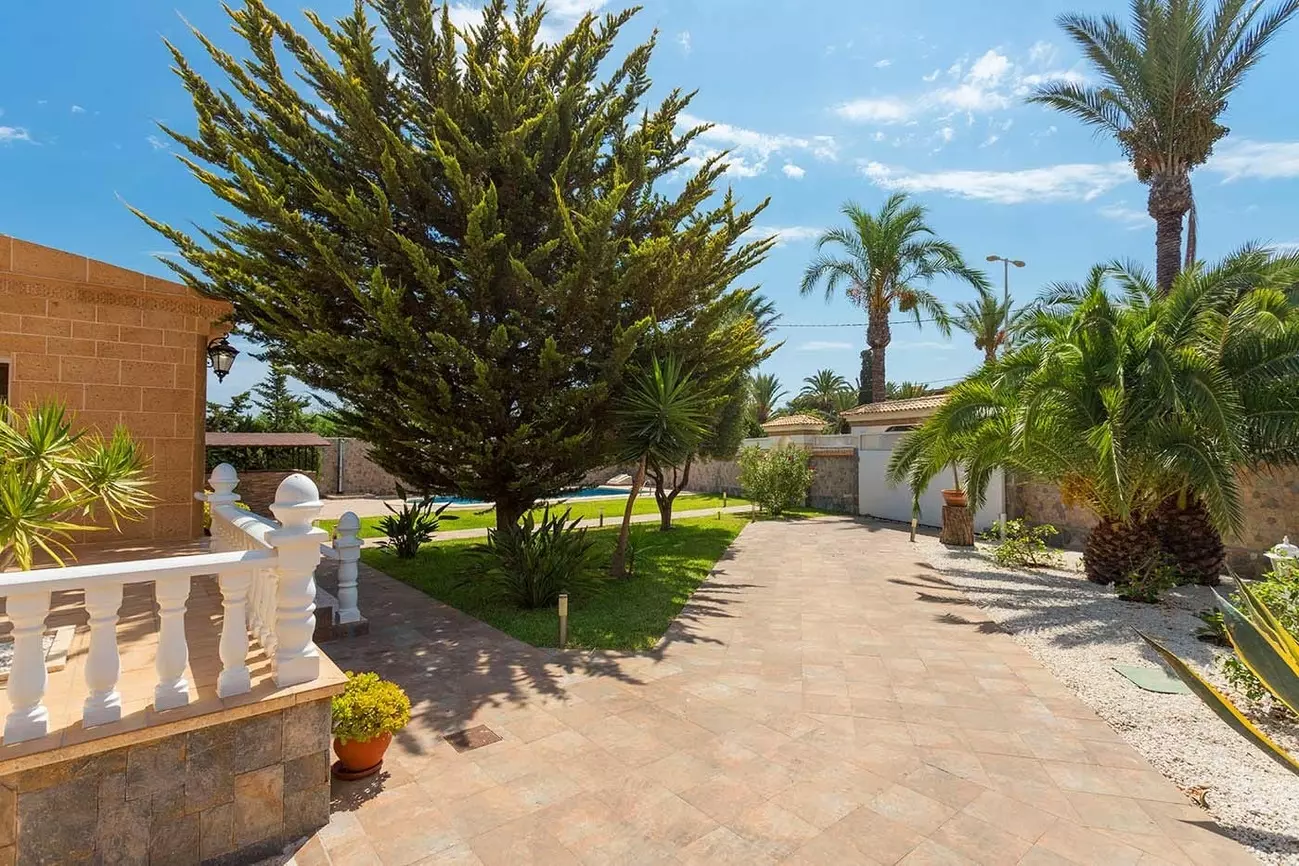 5-bedroom Villa In Orihuela Costa, Spain (440 M²)