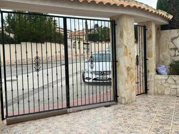 4-bedroom Villa In Rojales, Spain (175 M²)