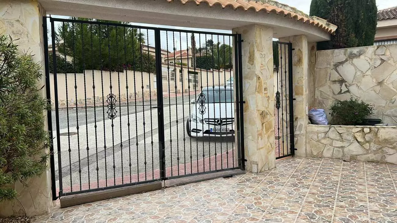 4-bedroom Villa In Rojales, Spain (175 M²)