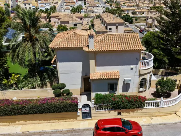 3-bedroom Villa In Villamartin, Spain (184 M²)