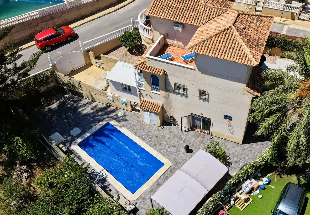 3-bedroom Villa In Villamartin, Spain (184 M²)