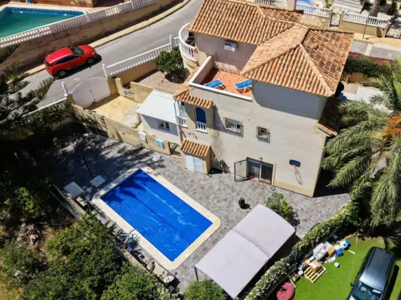3-bedroom Villa In Villamartin, Spain (184 M²)