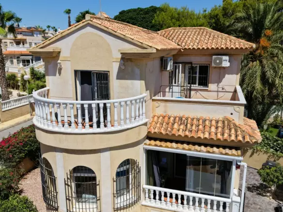 3-bedroom Villa In Villamartin, Spain (184 M²)