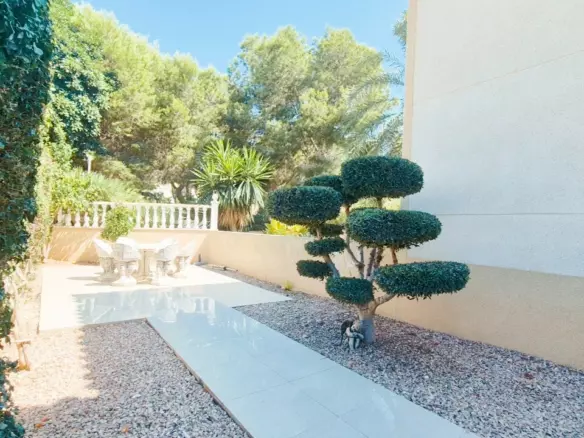 3-bedroom Villa In Villamartin, Spain (184 M²)