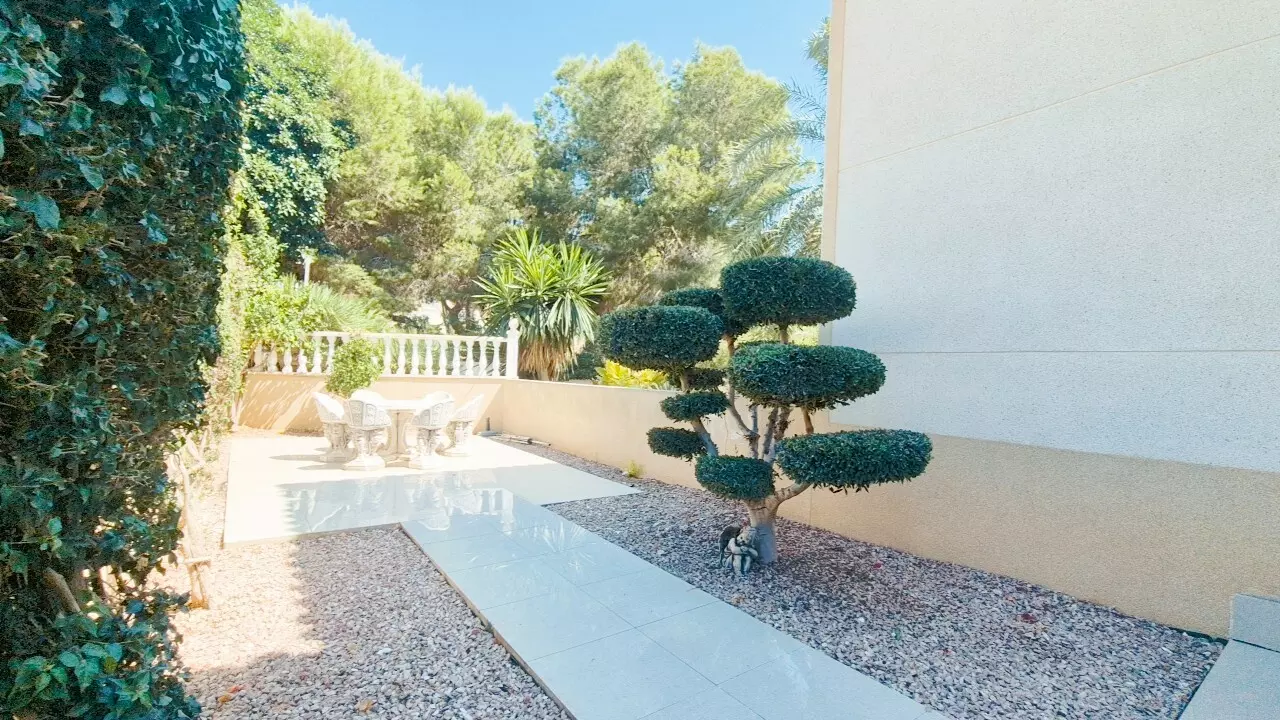 3-bedroom Villa In Villamartin, Spain (184 M²)