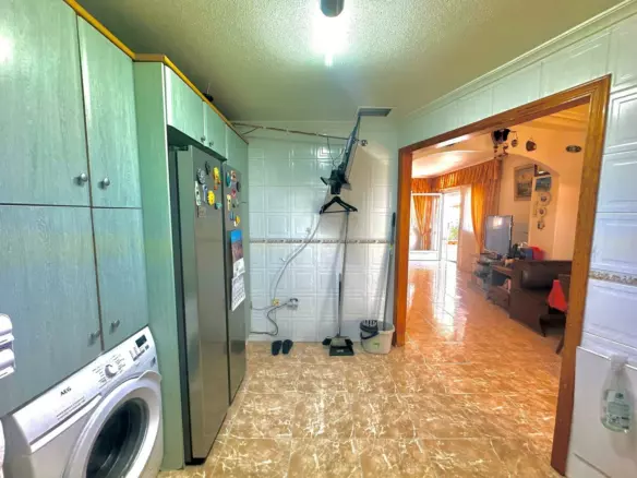 3-bedroom Apartment In Torrevieja, Spain (140 M²)