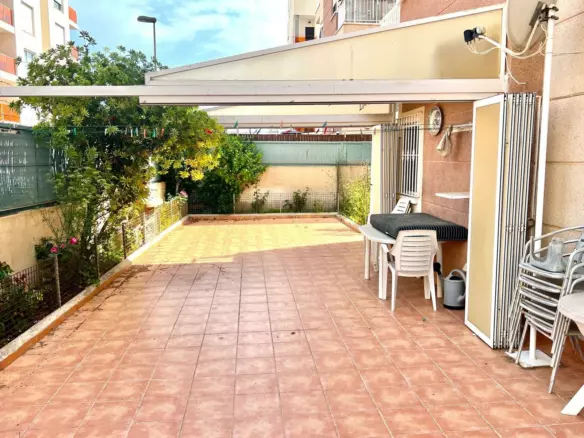 3-bedroom Apartment In Torrevieja, Spain (140 M²)