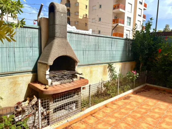 3-bedroom Apartment In Torrevieja, Spain (140 M²)