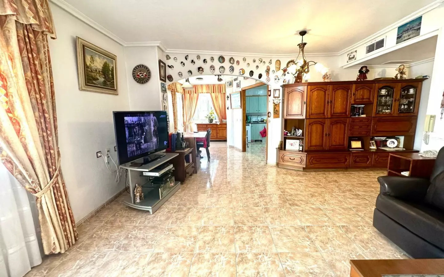 3-bedroom Apartment In Torrevieja, Spain (140 M²)