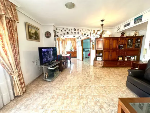 3-bedroom Apartment In Torrevieja, Spain (140 M²)