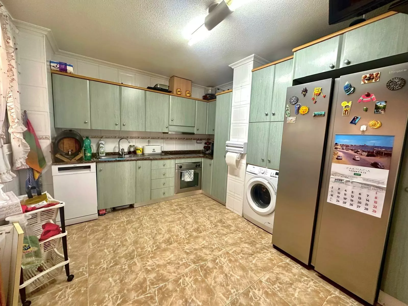 3-bedroom Apartment In Torrevieja, Spain (140 M²)