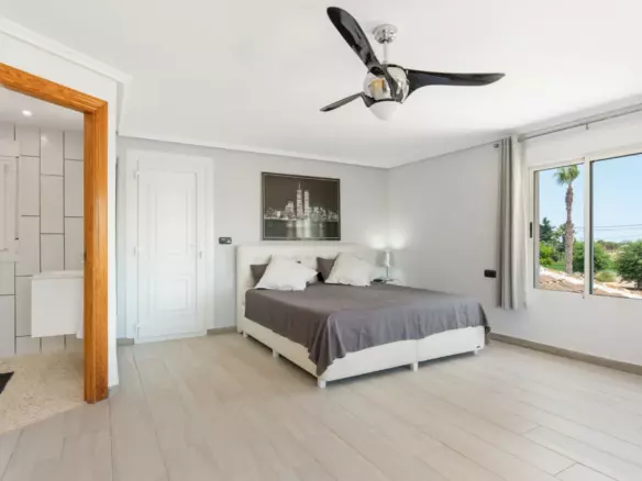4-bedroom Property In Catral, Spain (540 M²)