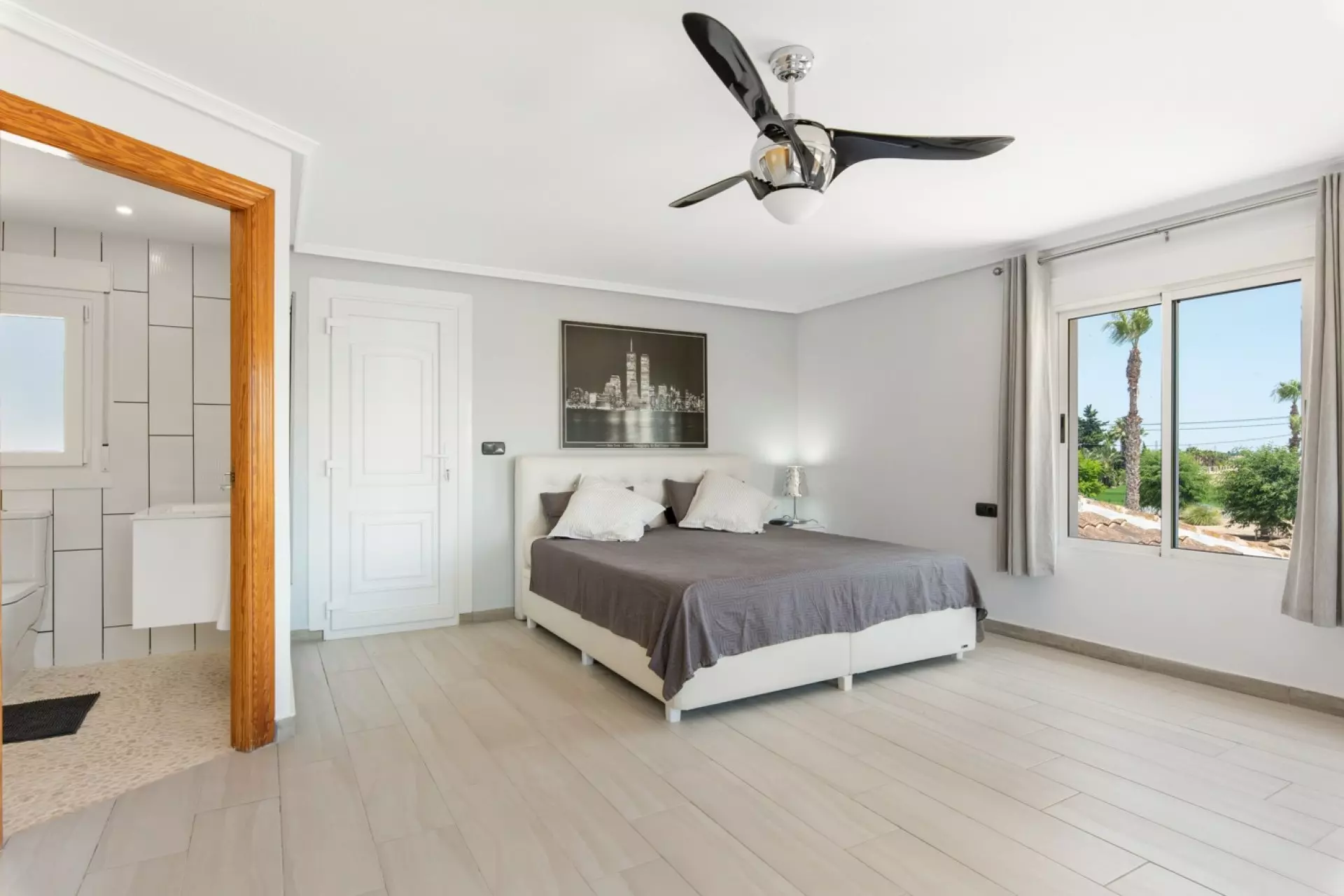 4-bedroom Property In Catral, Spain (540 M²)