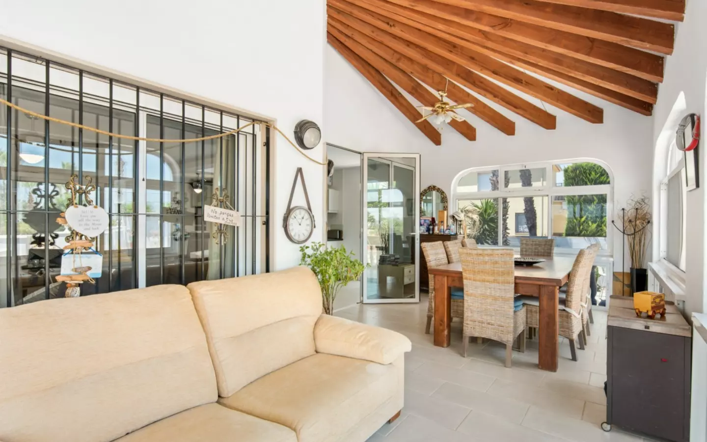 4-bedroom Property In Catral, Spain (540 M²)