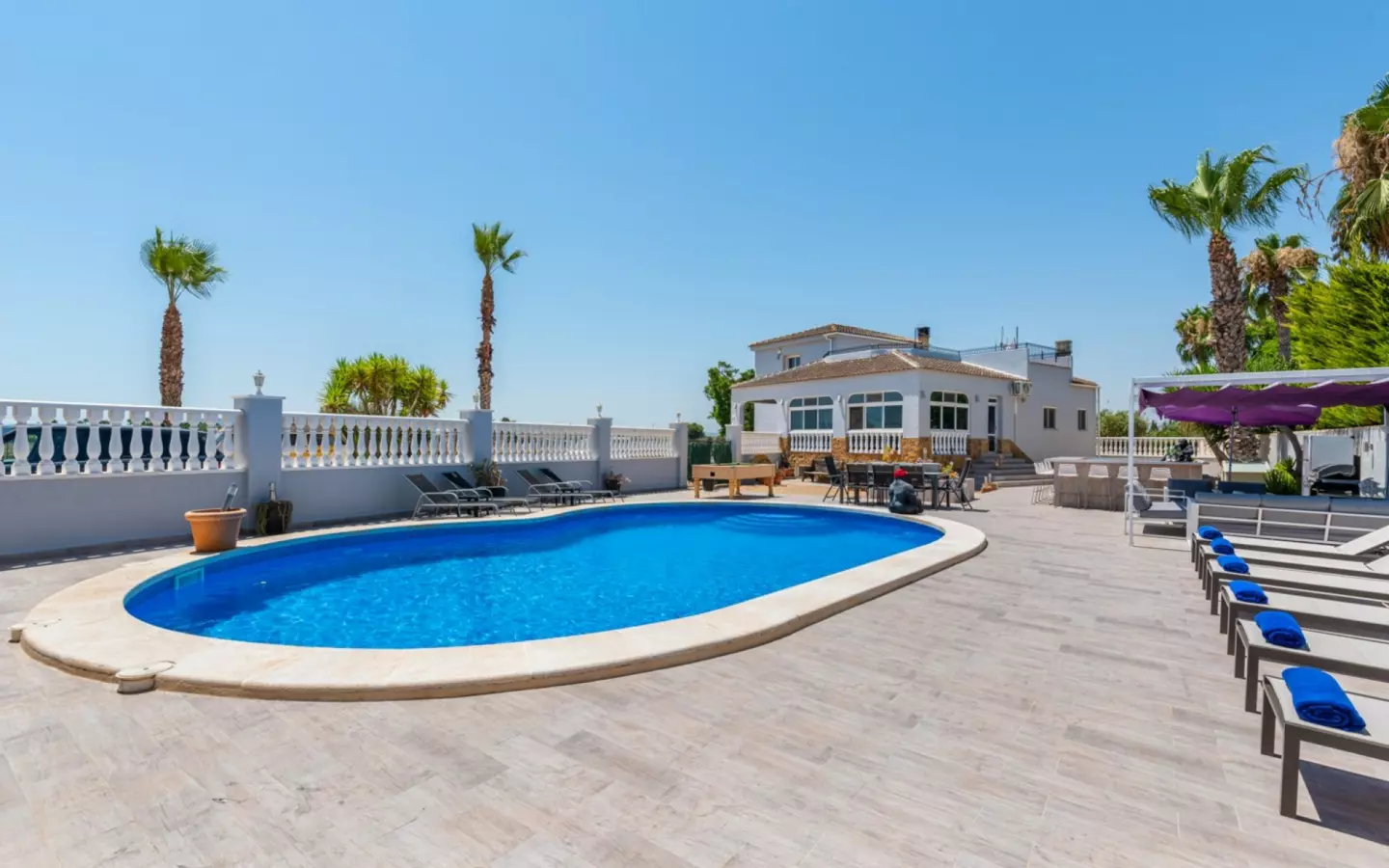 4-bedroom Property In Catral, Spain (540 M²)