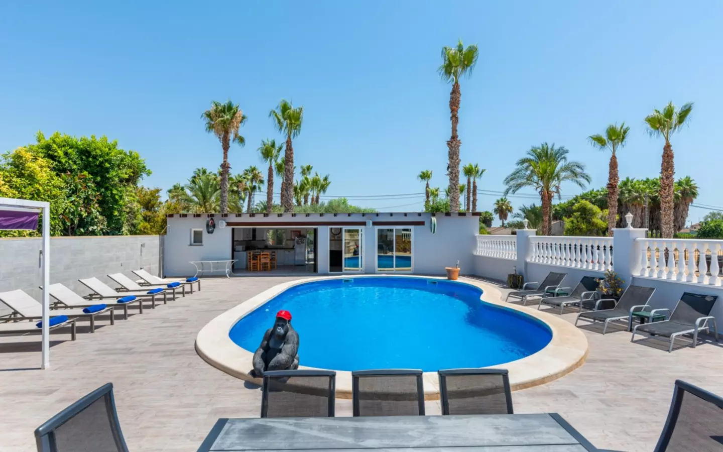 4-bedroom Property In Catral, Spain (540 M²)