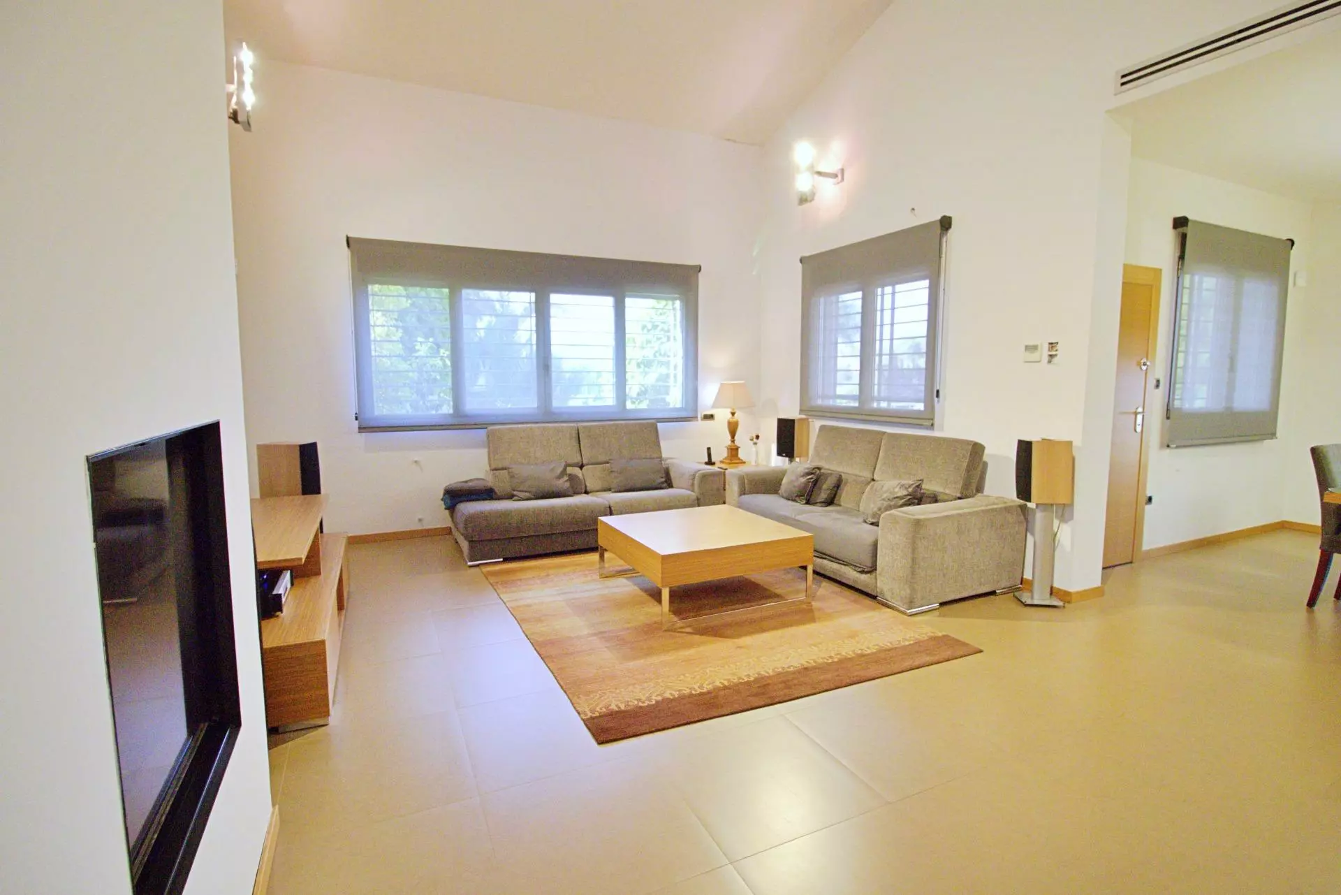 4-bedroom Villa In Elche, Spain (500 M²)