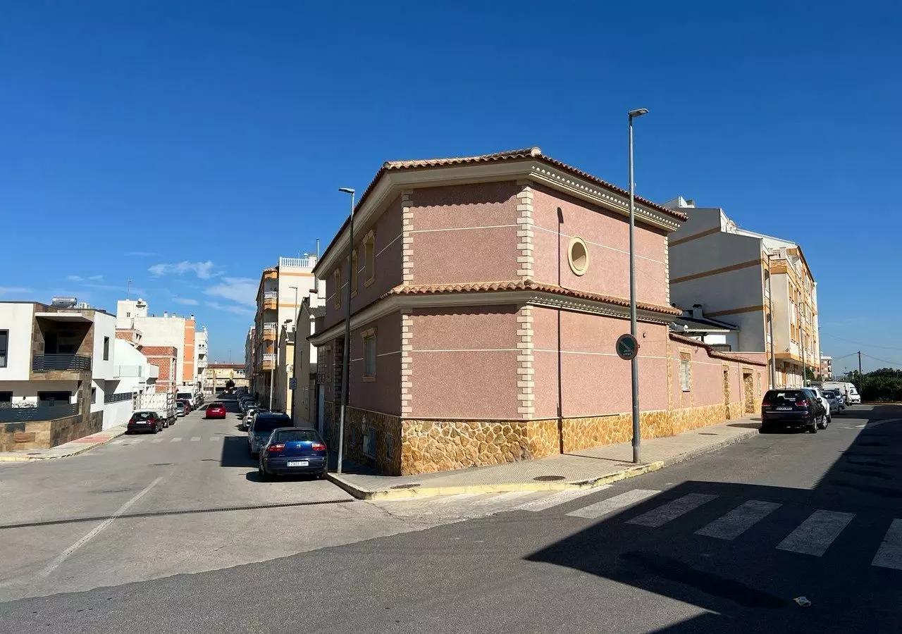 6-bedroom Villa In Formentera Del Segura, Spain (322 M²)