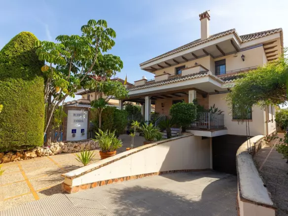 7-bedroom Villa In Torrevieja, Spain (800 M²)