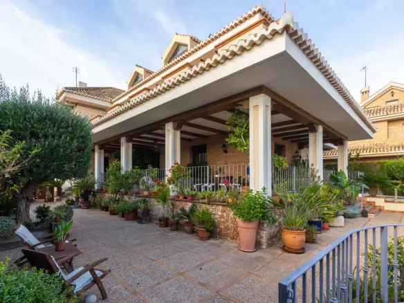 7-bedroom Villa In Torrevieja, Spain (800 M²)