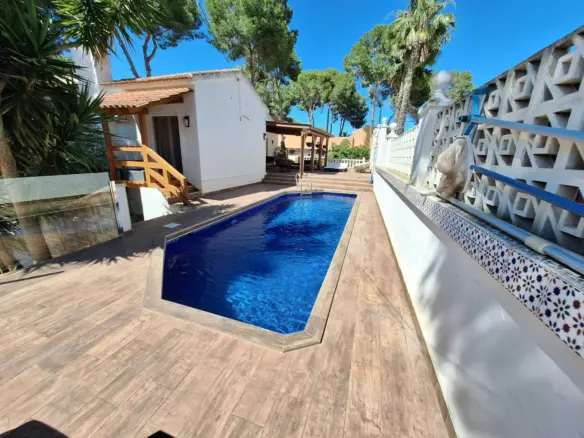 2-bedroom Villa In Pilar De La Horadada, Spain (168 M²)