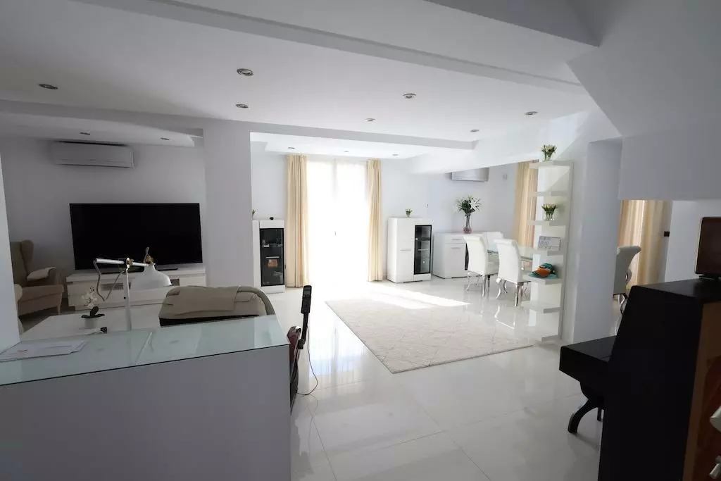 4-bedroom Villa In Cabo Roig, Spain (222 M²)