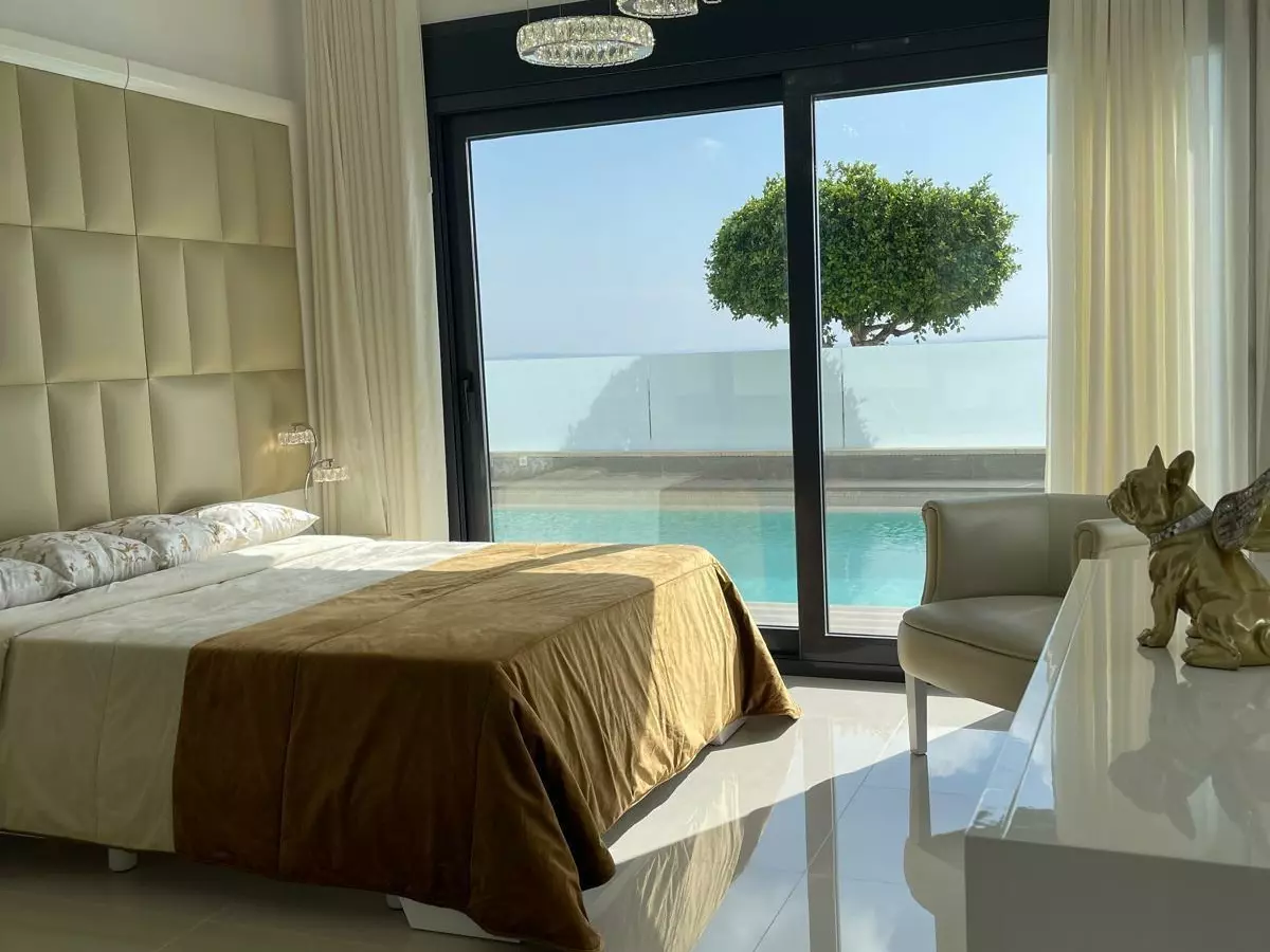 5-bedroom Villa In San Miguel De Salinas, Spain (316 M²)