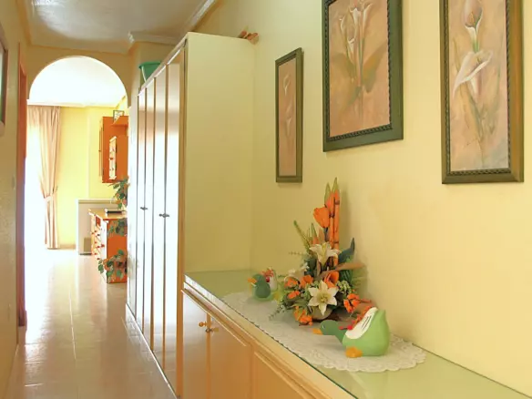 3-bedroom Apartment In Torrevieja, Spain (101 M²)