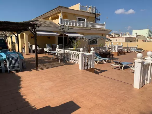6-bedroom Villa In Torrevieja, Spain (340 M²)