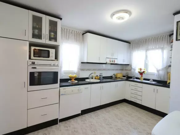 5-bedroom Villa In Orihuela Costa, Spain (308 M²)