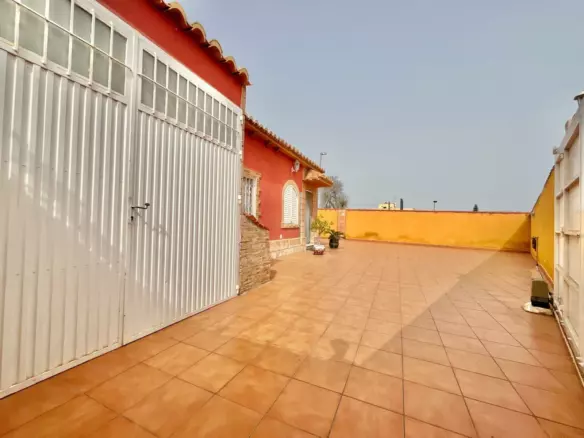 2-bedroom Villa In Torrevieja, Spain (120 M²)