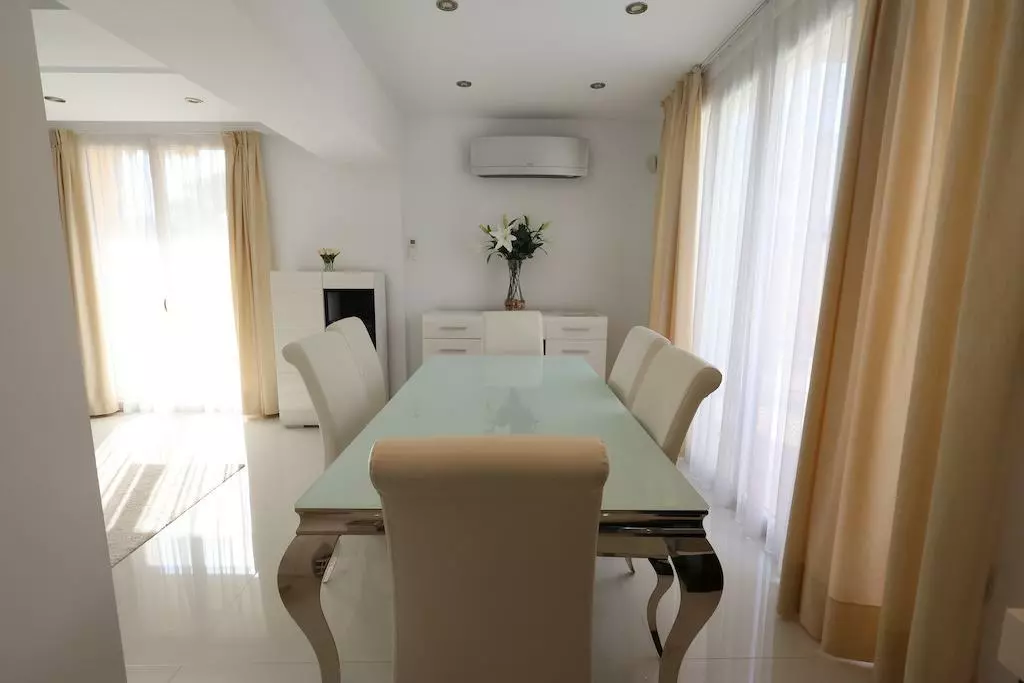 4-bedroom Villa In Cabo Roig, Spain (222 M²)