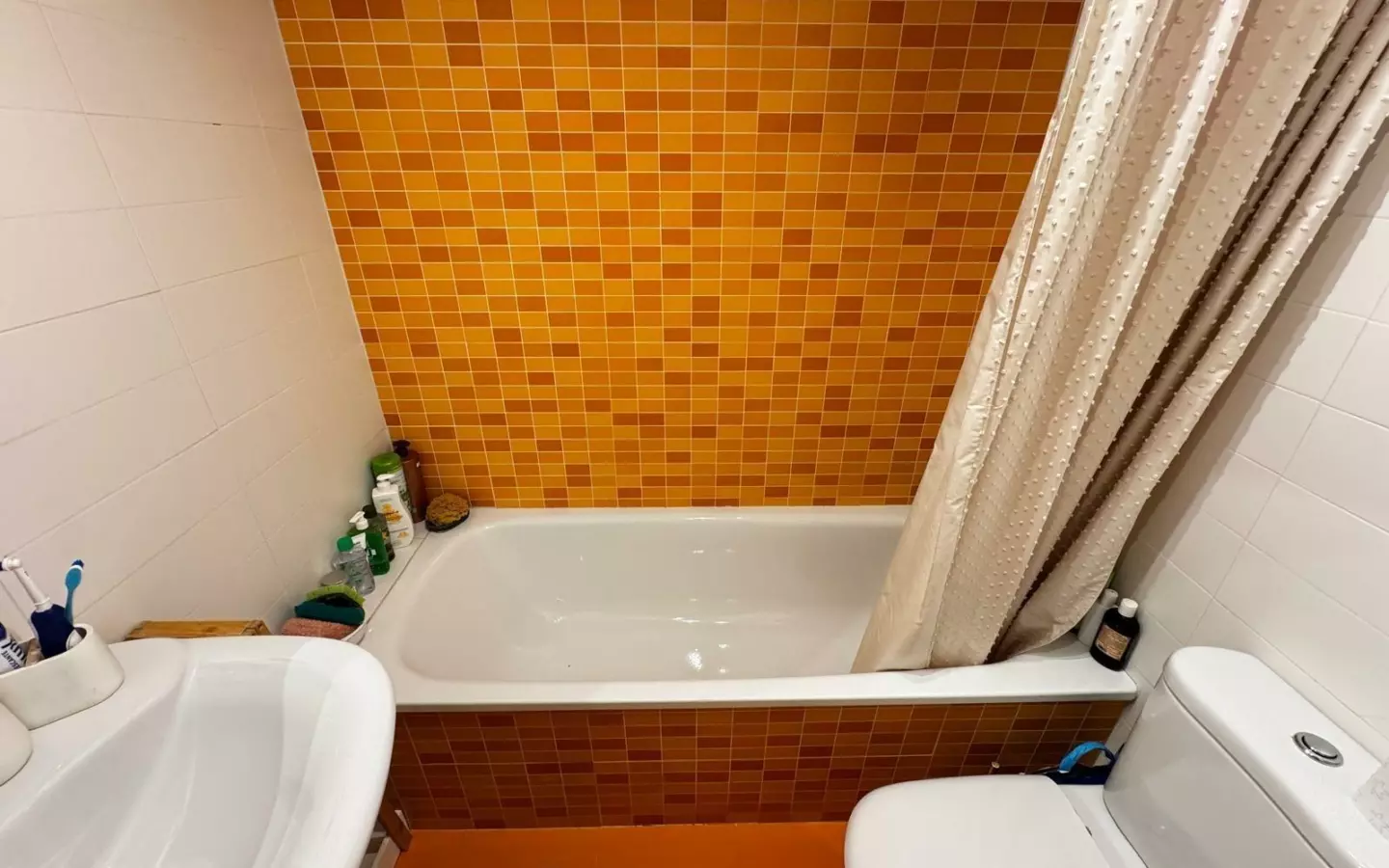 3-bedroom Apartment In Torrevieja, Spain (89 M²)