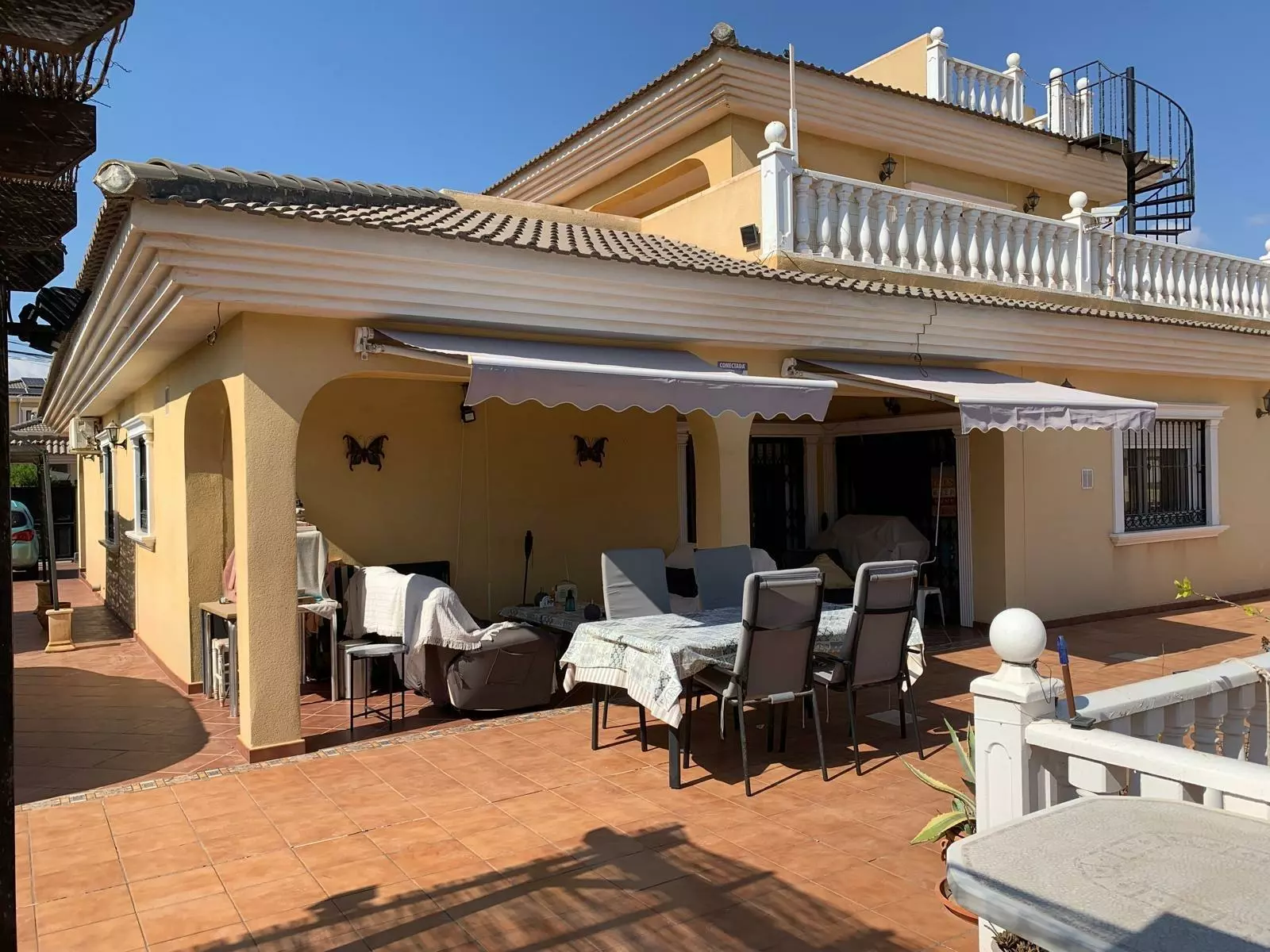 6-bedroom Villa In Torrevieja, Spain (340 M²)