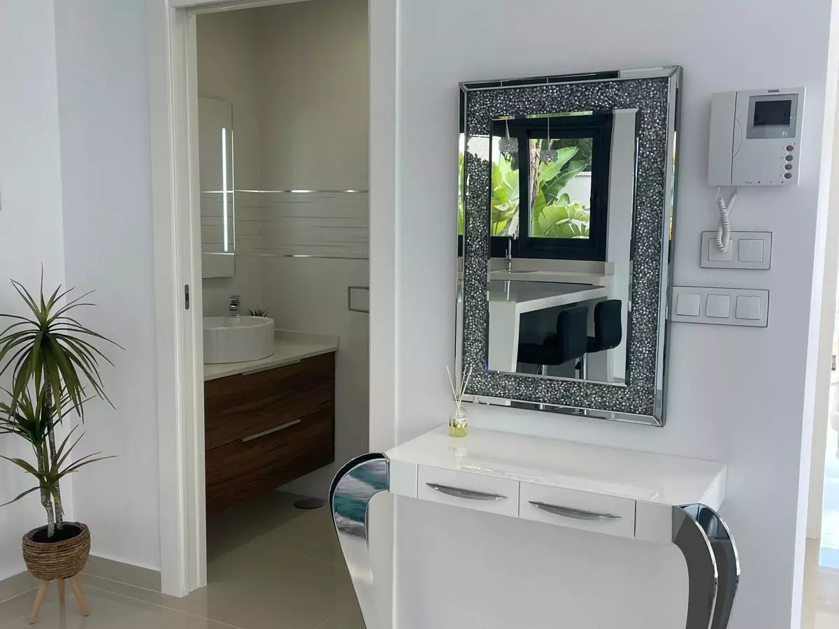 5-bedroom Villa In San Miguel De Salinas, Spain (316 M²)