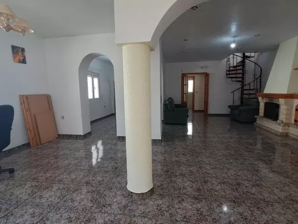5-bedroom Villa In Villamartin, Spain (200 M²)