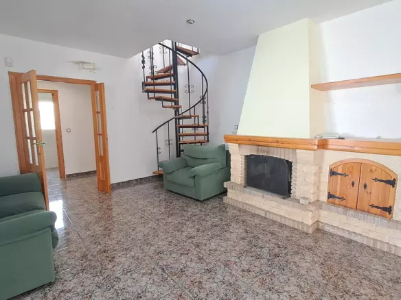 5-bedroom Villa In Villamartin, Spain (200 M²)