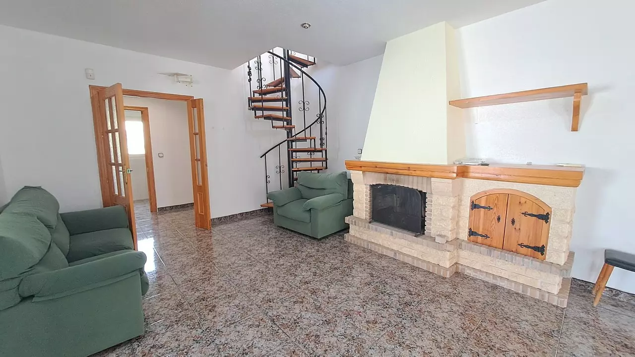 5-bedroom Villa In Villamartin, Spain (200 M²)